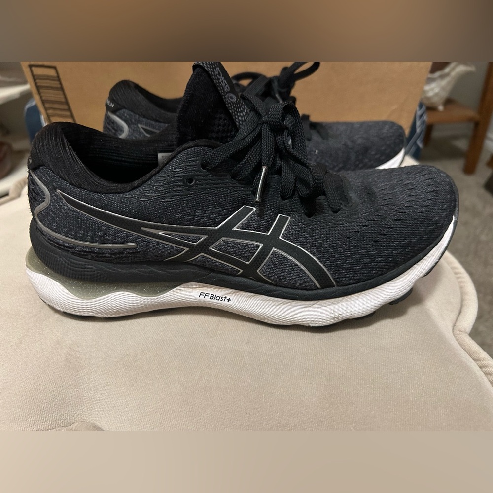Asics Black Gel Nimbus 24 Running Shoes size 7.5 women’s (fit size 7)